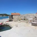 Apartment Summertime