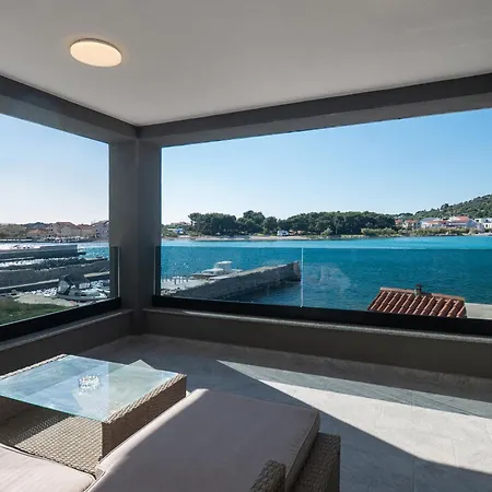 Appartement Summertime Betina (Sibenik-Knin)
